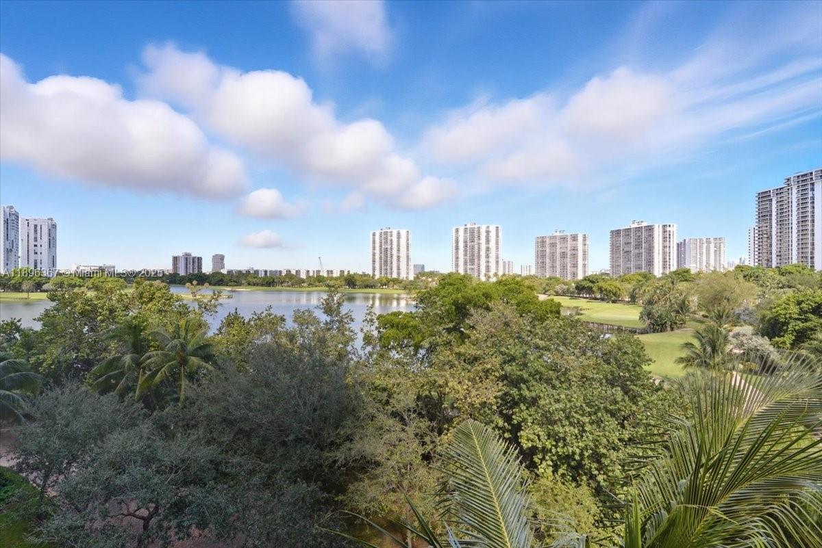 20000 E Country Club Dr #516, Aventura FL 33180