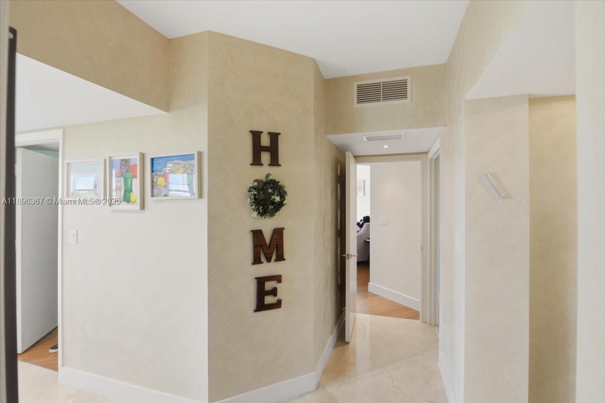 20000 E Country Club Dr #516, Aventura FL 33180