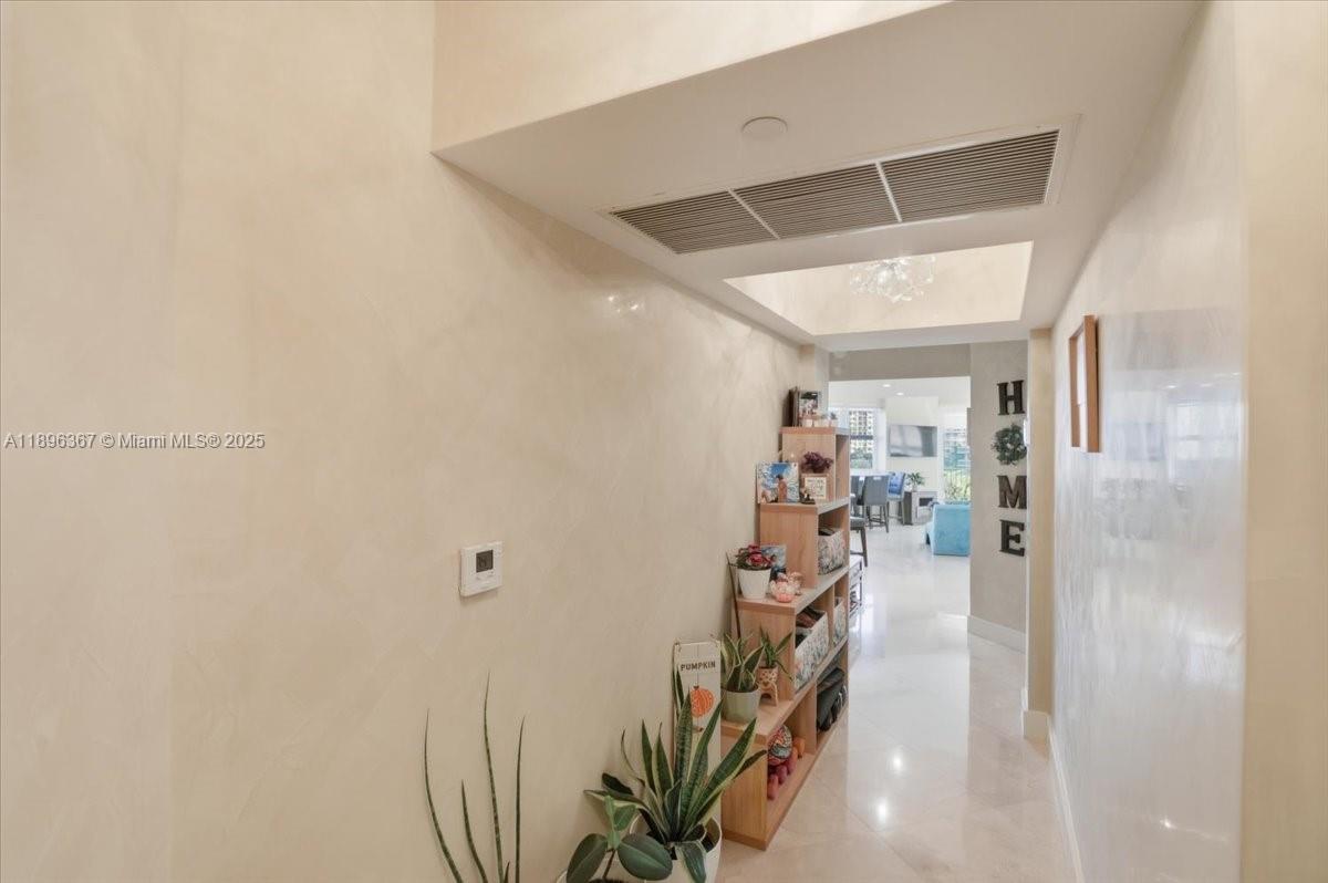 20000 E Country Club Dr #516, Aventura FL 33180