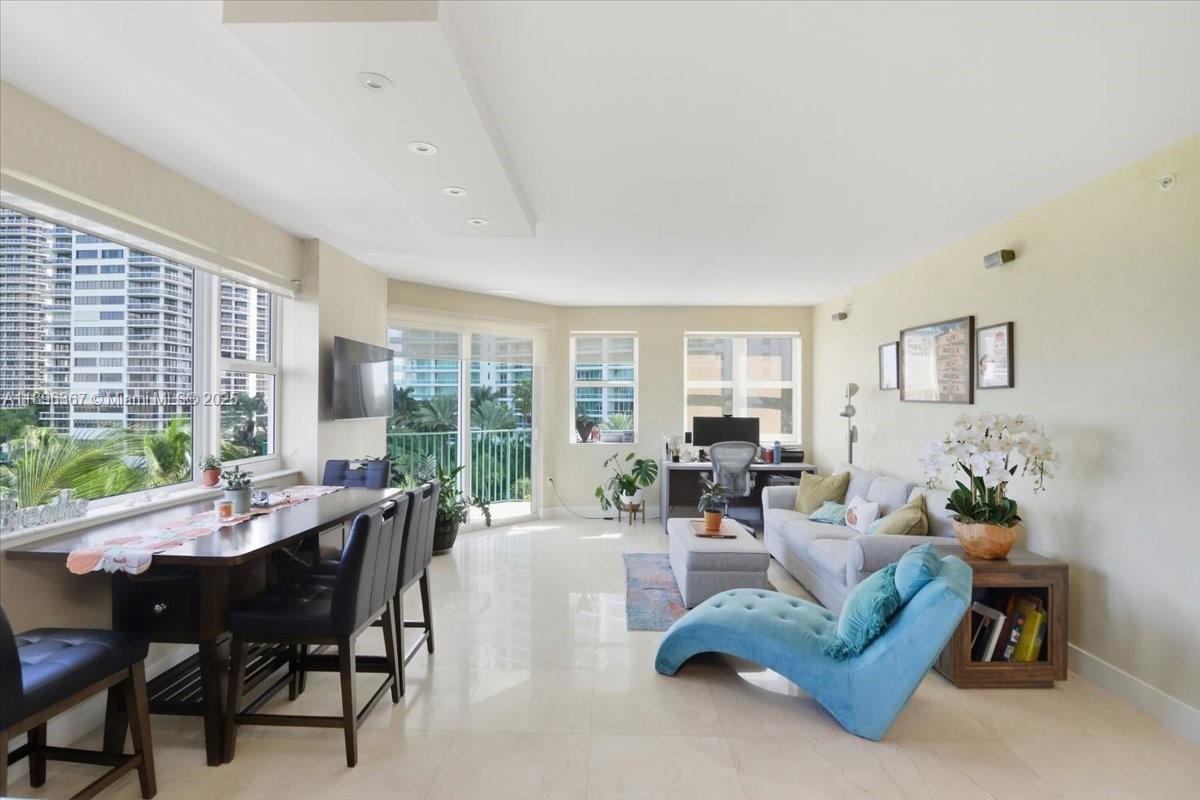 20000 E Country Club Dr #516, Aventura FL 33180