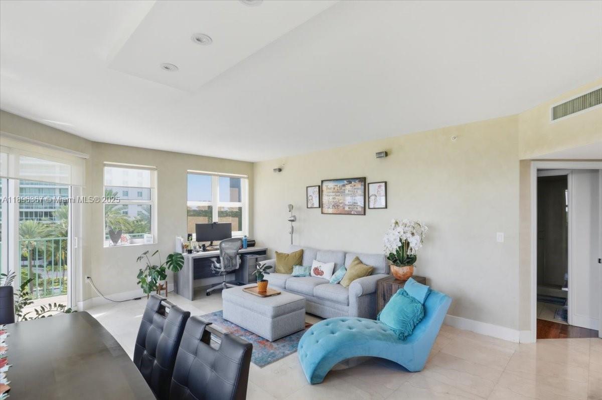 20000 E Country Club Dr #516, Aventura FL 33180
