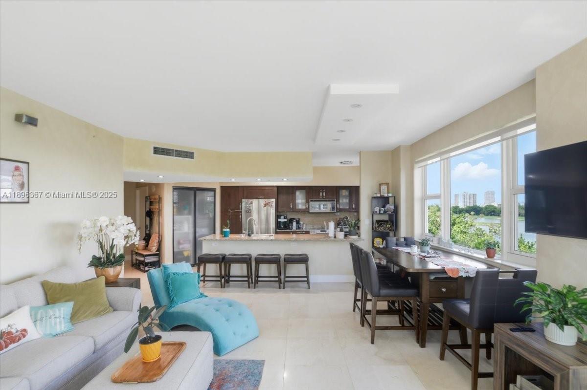 20000 E Country Club Dr #516, Aventura FL 33180