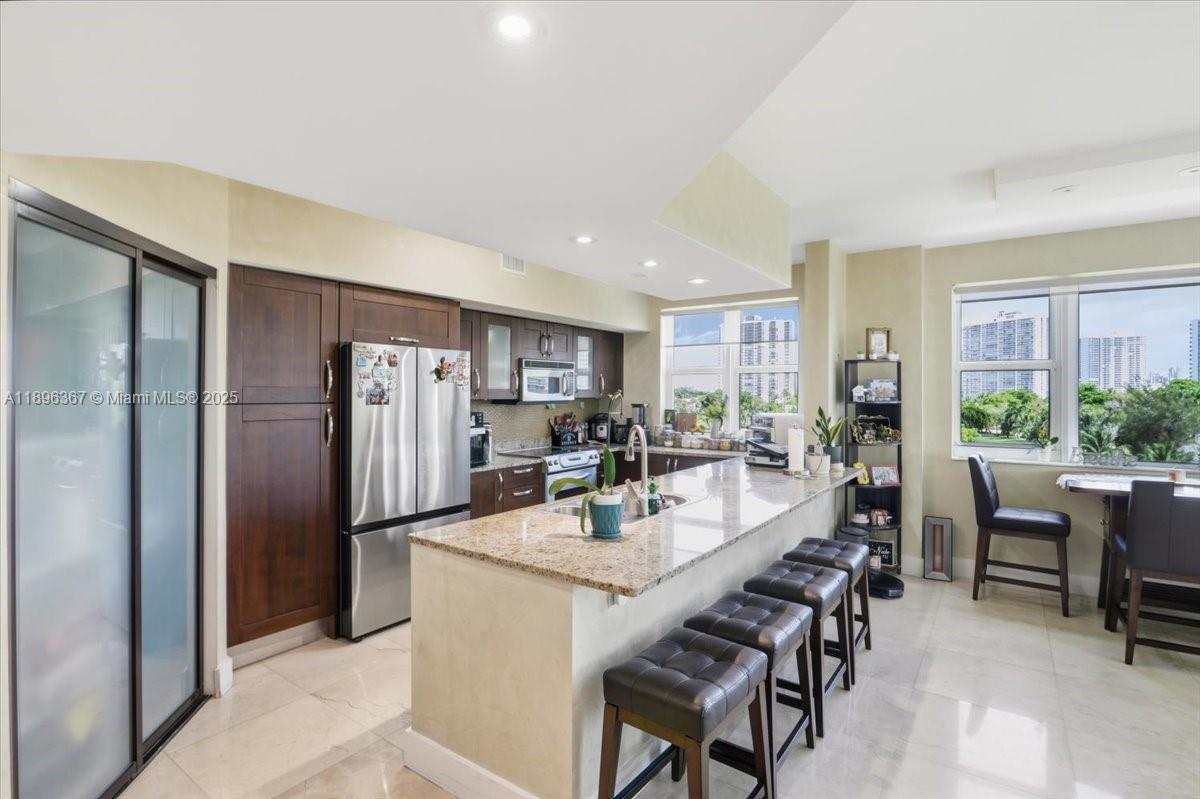 20000 E Country Club Dr #516, Aventura FL 33180