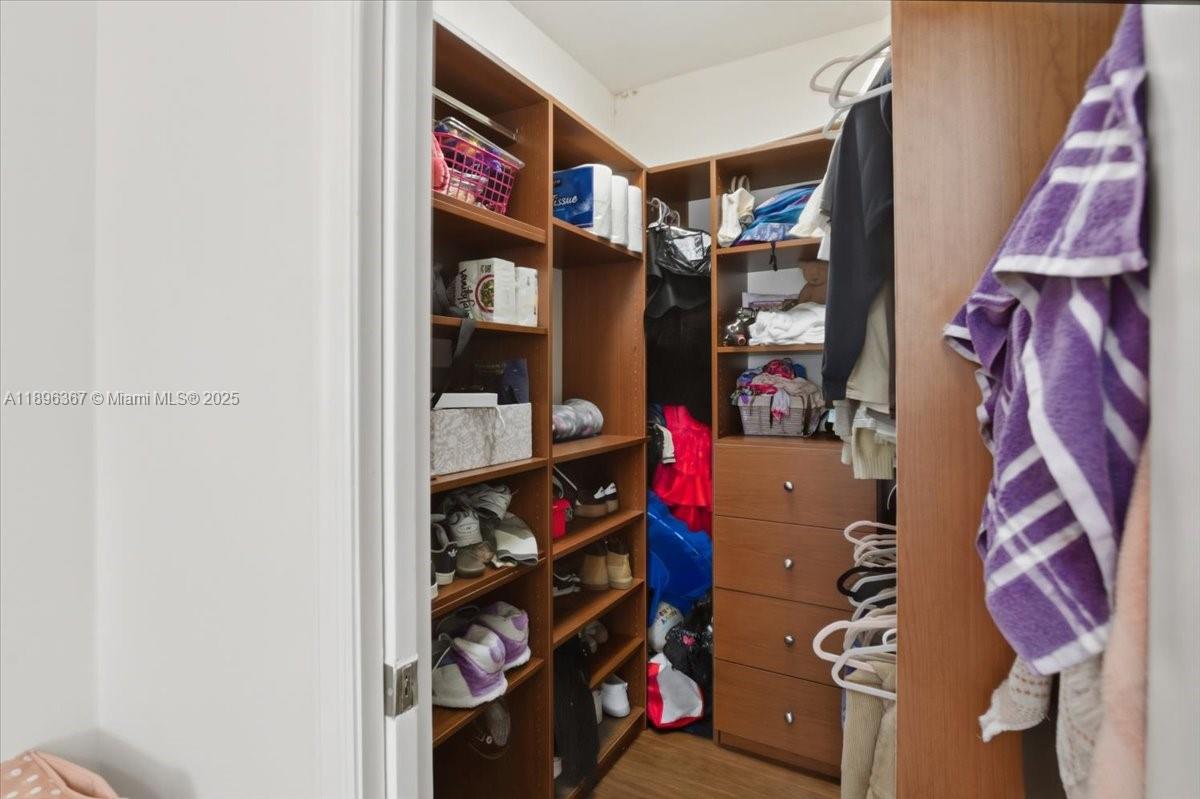 20000 E Country Club Dr #516, Aventura FL 33180