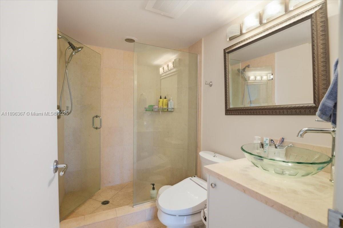 20000 E Country Club Dr #516, Aventura FL 33180
