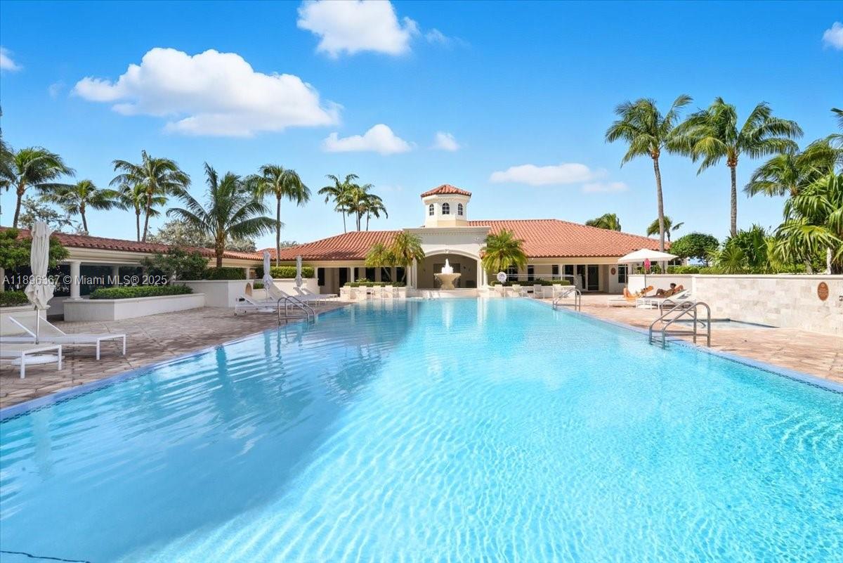 20000 E Country Club Dr #516, Aventura FL 33180
