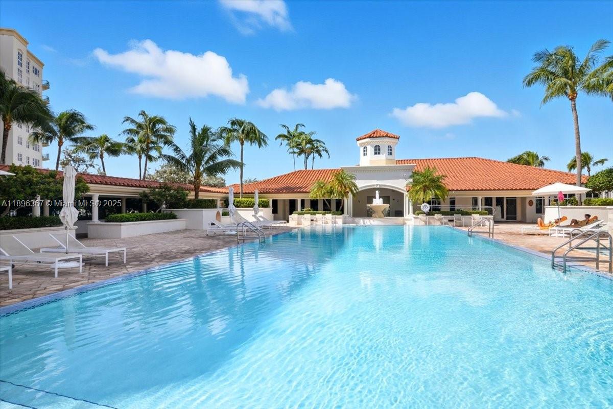 20000 E Country Club Dr #516, Aventura FL 33180