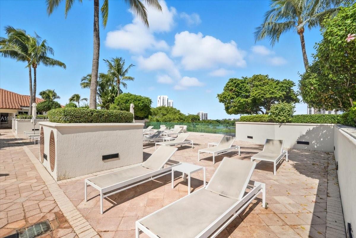 20000 E Country Club Dr #516, Aventura FL 33180