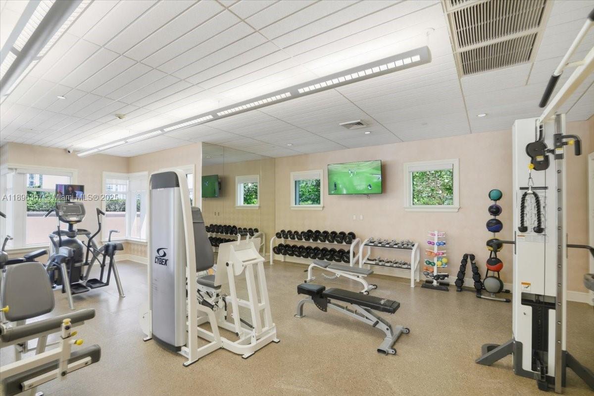 20000 E Country Club Dr #516, Aventura FL 33180