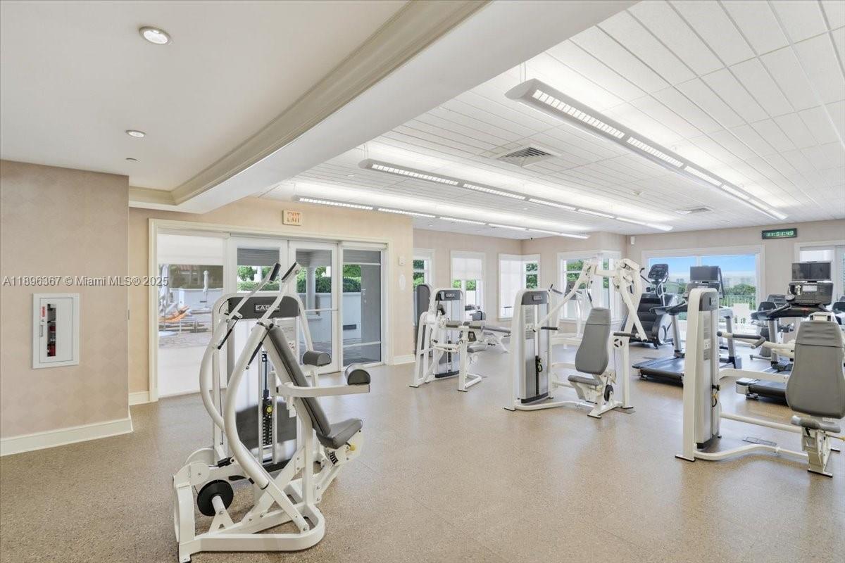 20000 E Country Club Dr #516, Aventura FL 33180