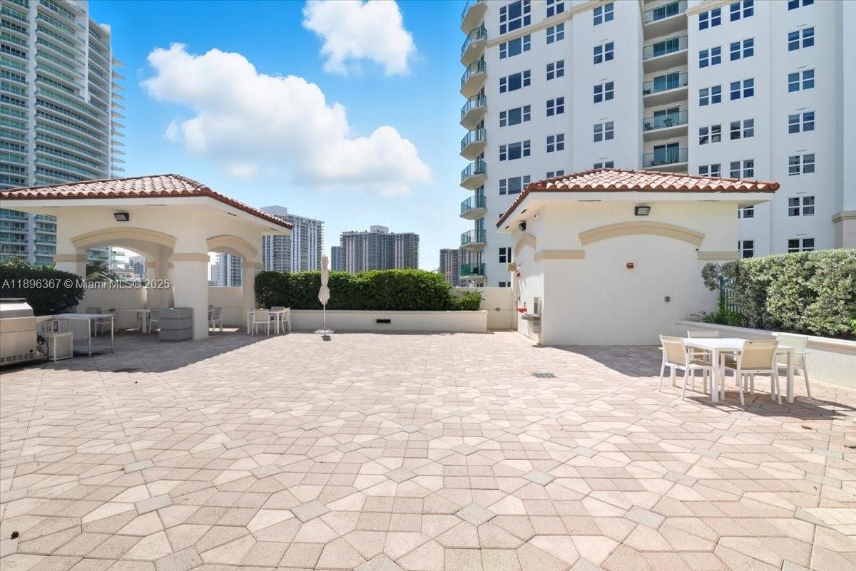 20000 E Country Club Dr #516, Aventura FL 33180