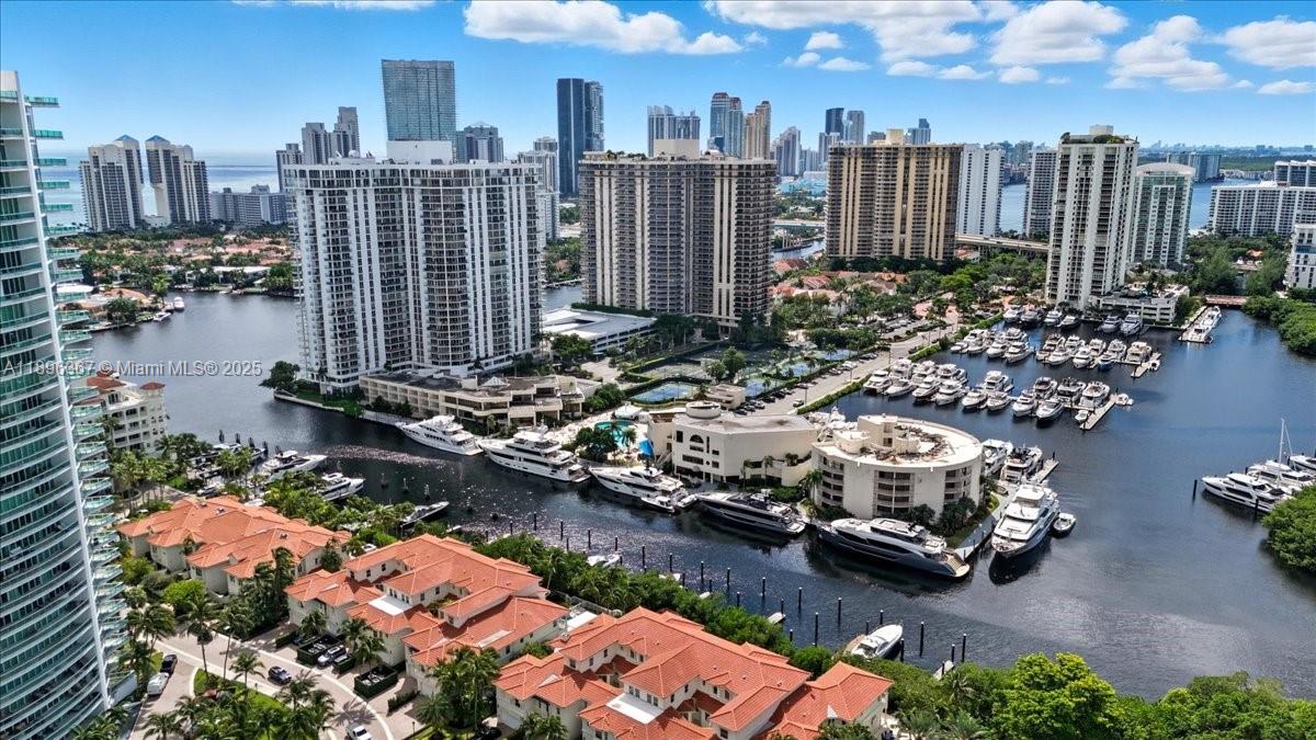 20000 E Country Club Dr #516, Aventura FL 33180