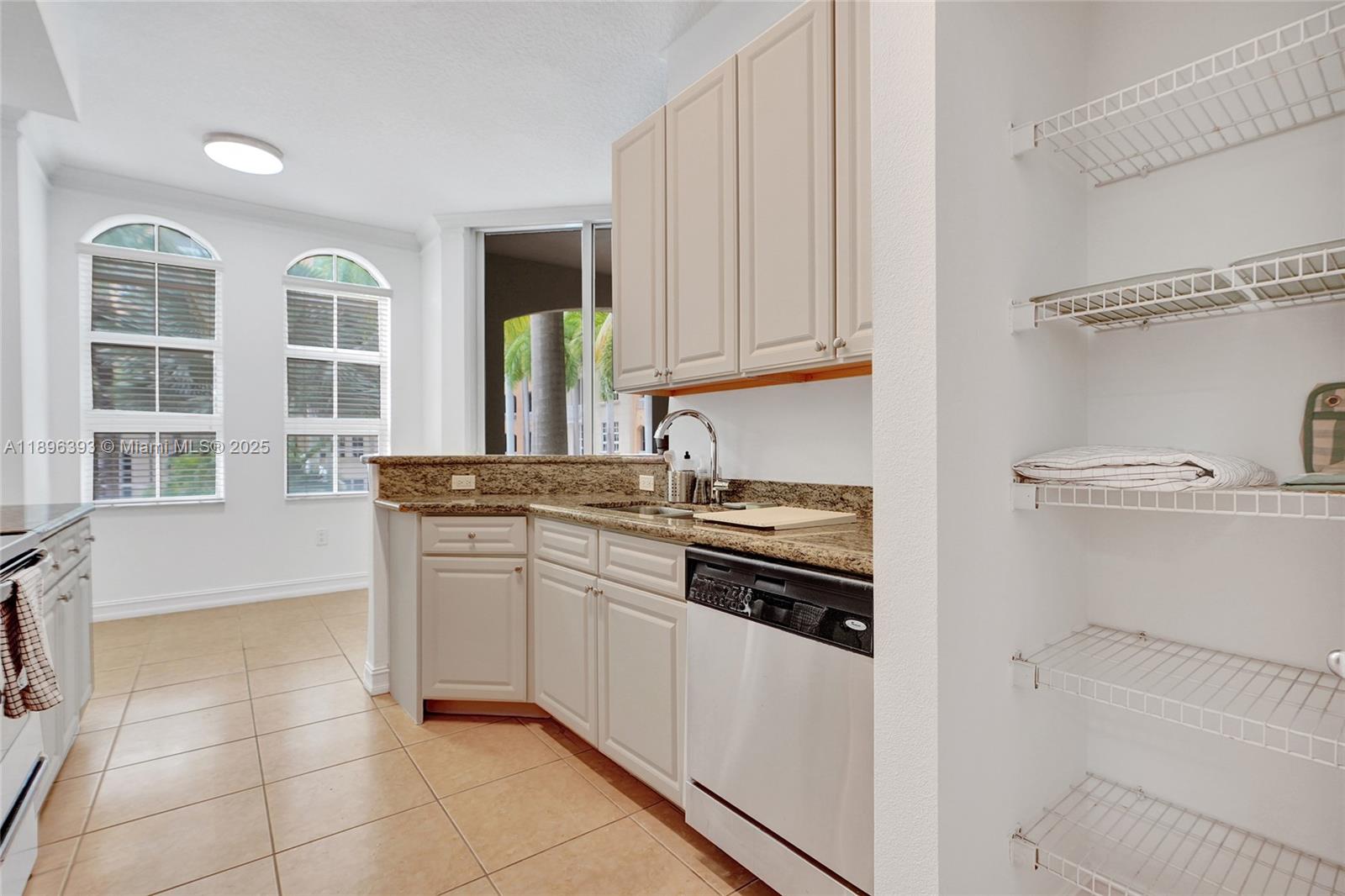 3001 NE 185th St #220, Aventura FL 33180