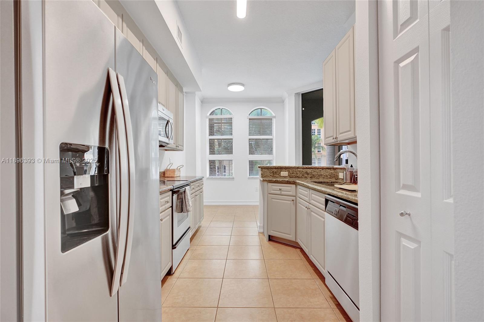 3001 NE 185th St #220, Aventura FL 33180