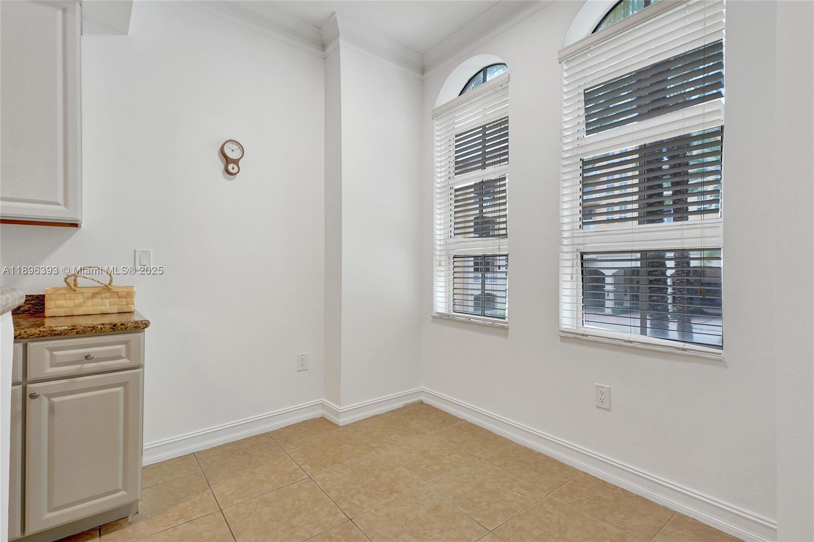 3001 NE 185th St #220, Aventura FL 33180