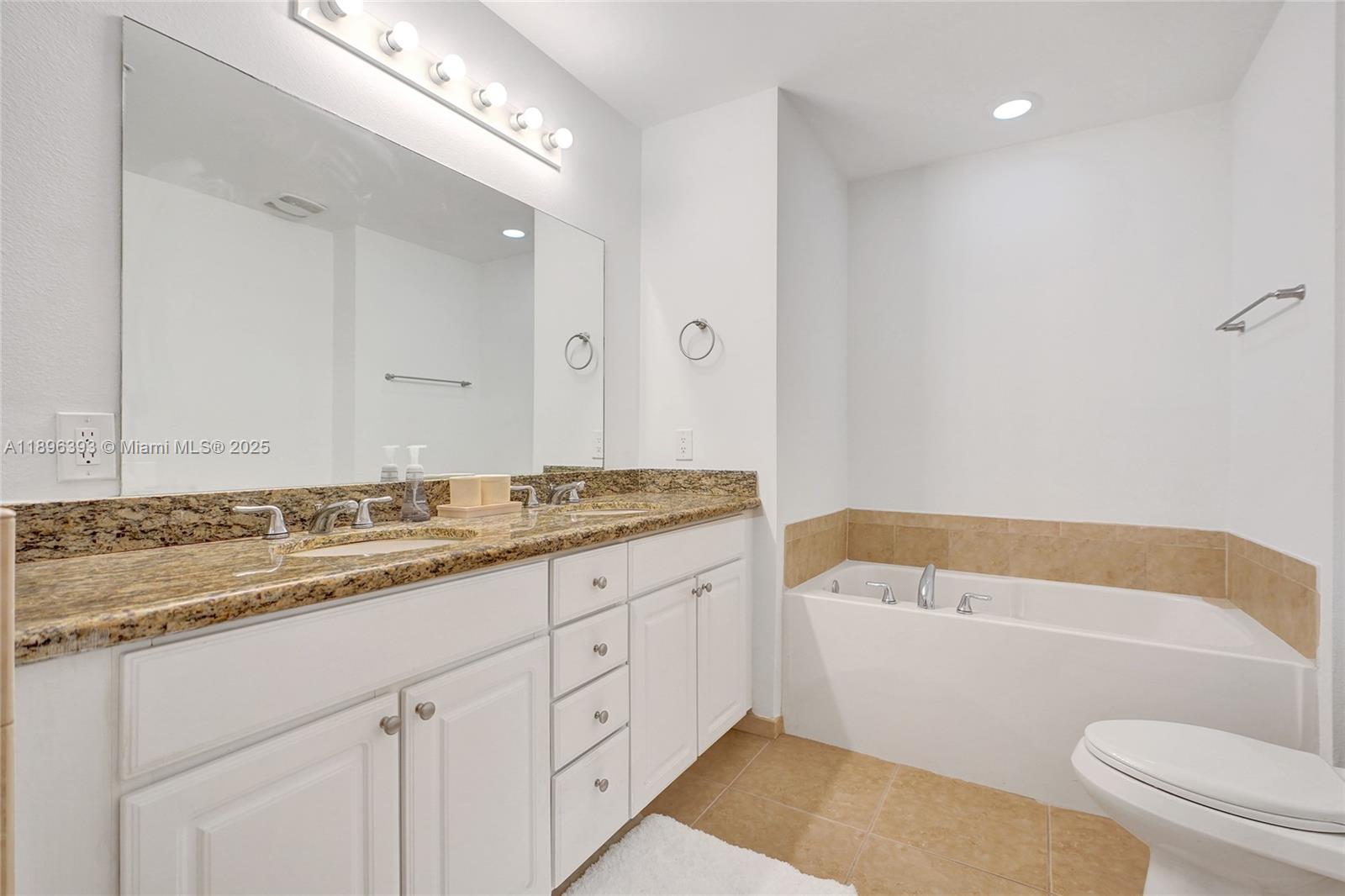 3001 NE 185th St #220, Aventura FL 33180