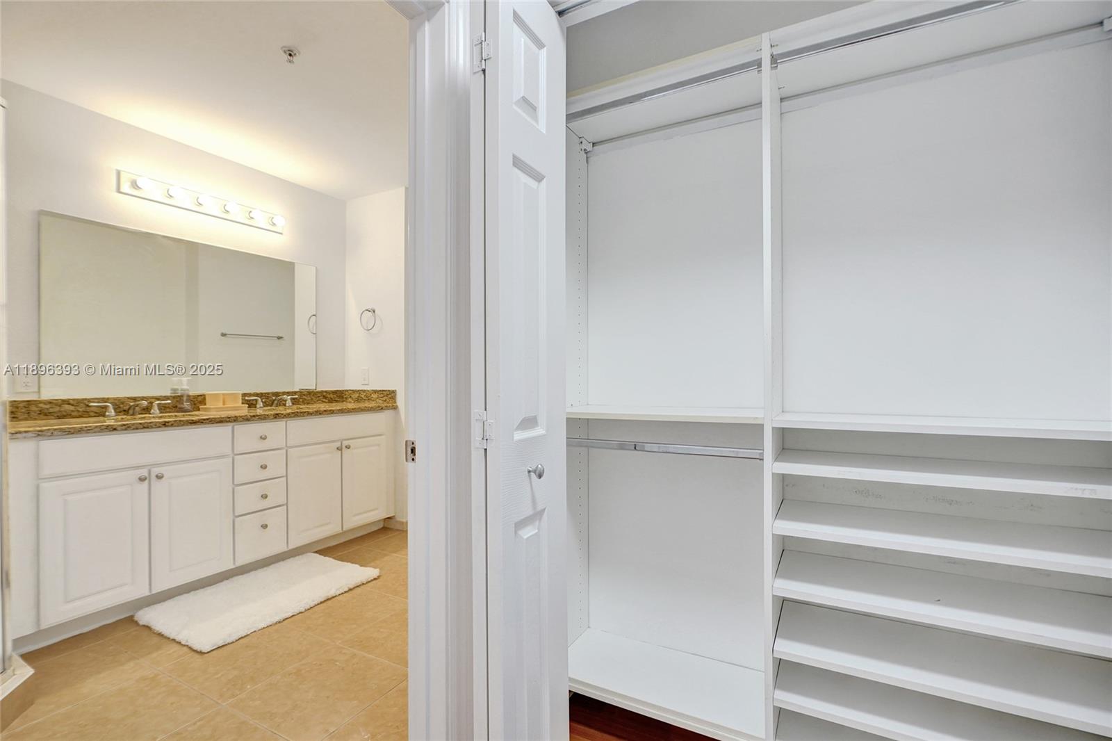 3001 NE 185th St #220, Aventura FL 33180