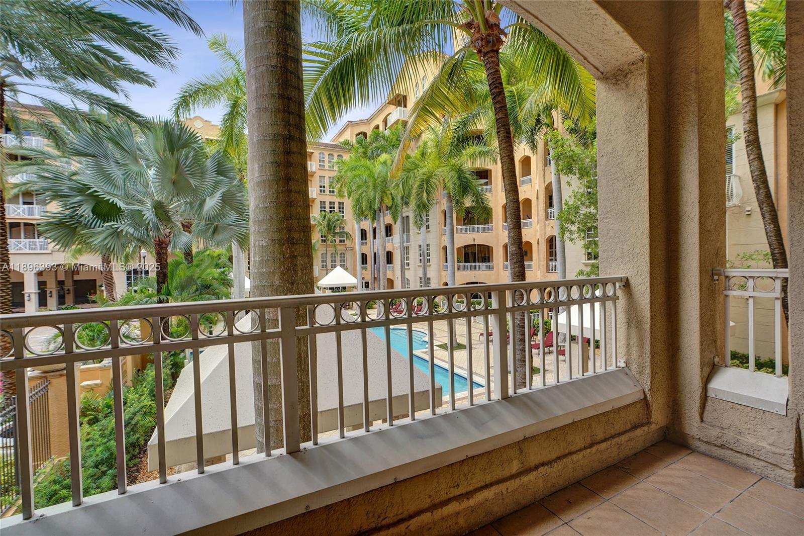 3001 NE 185th St #220, Aventura FL 33180