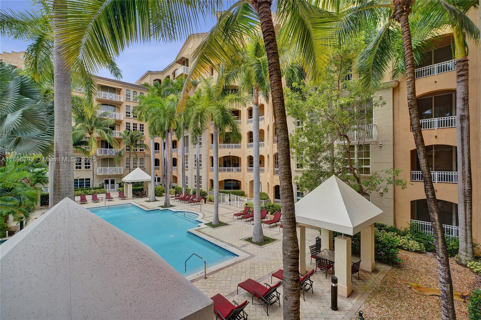 3001 NE 185th St #220, Aventura FL 33180