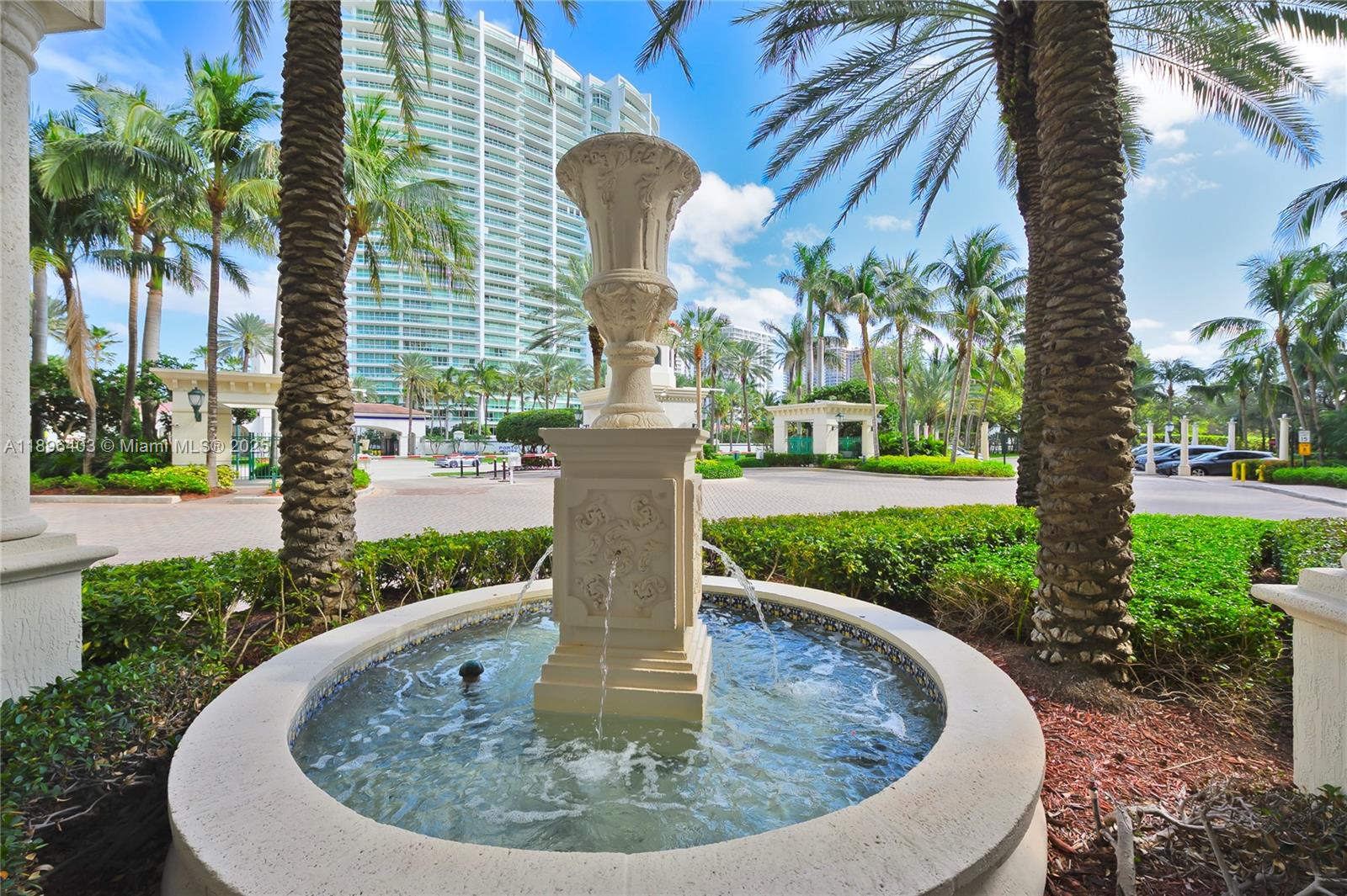20000 E Country Club Dr #501, Aventura FL 33180
