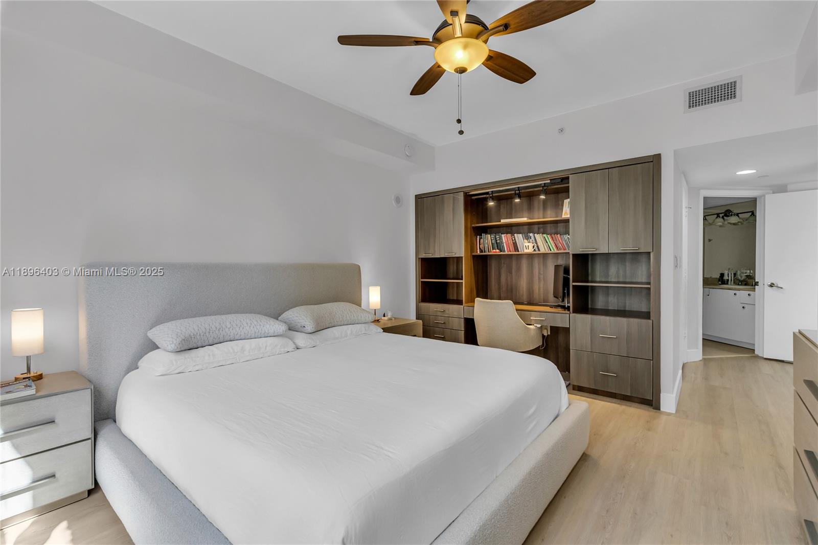 20000 E Country Club Dr #501, Aventura FL 33180