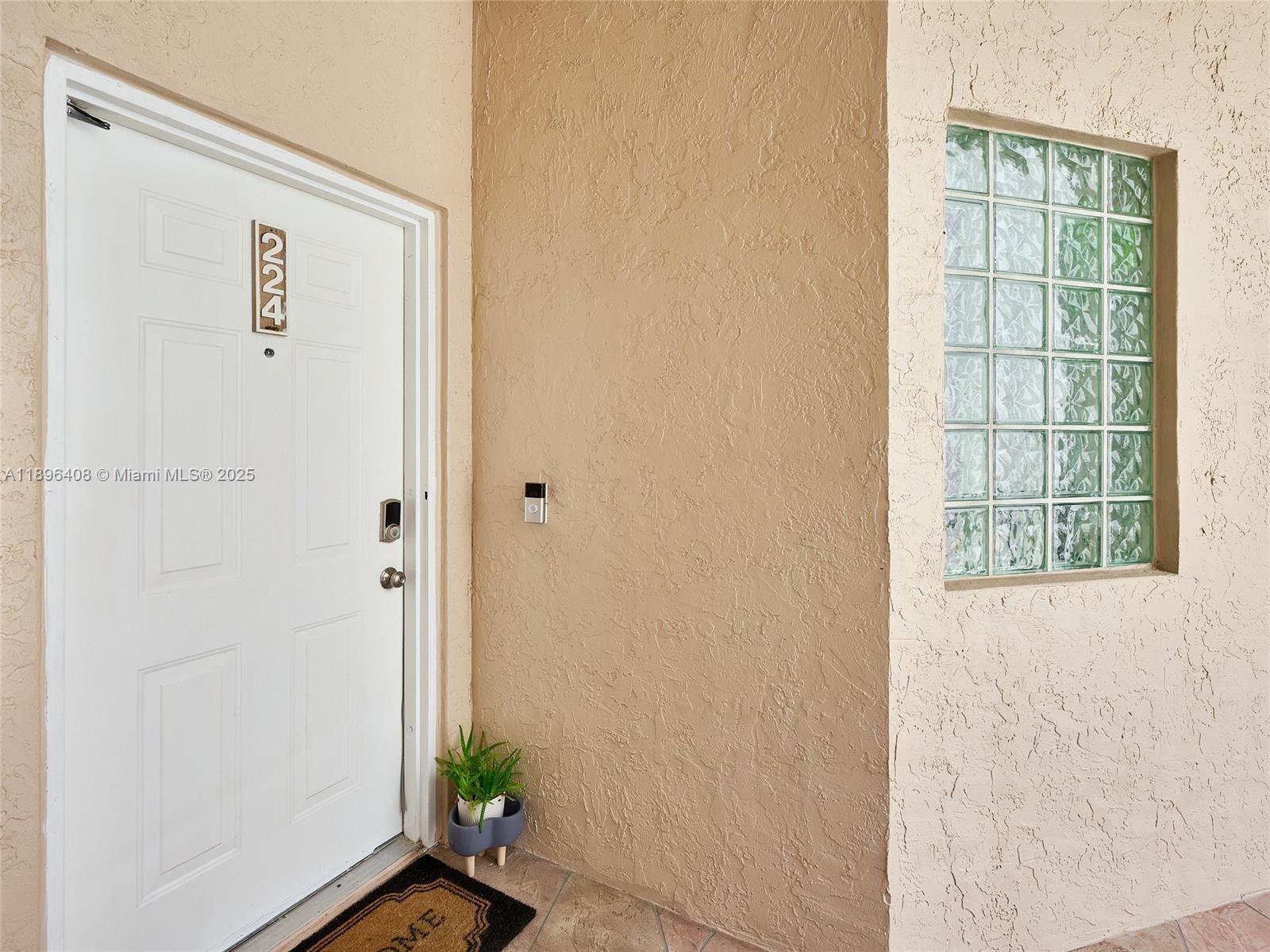 4400 NW 30th St #224, Coconut Creek FL 33066