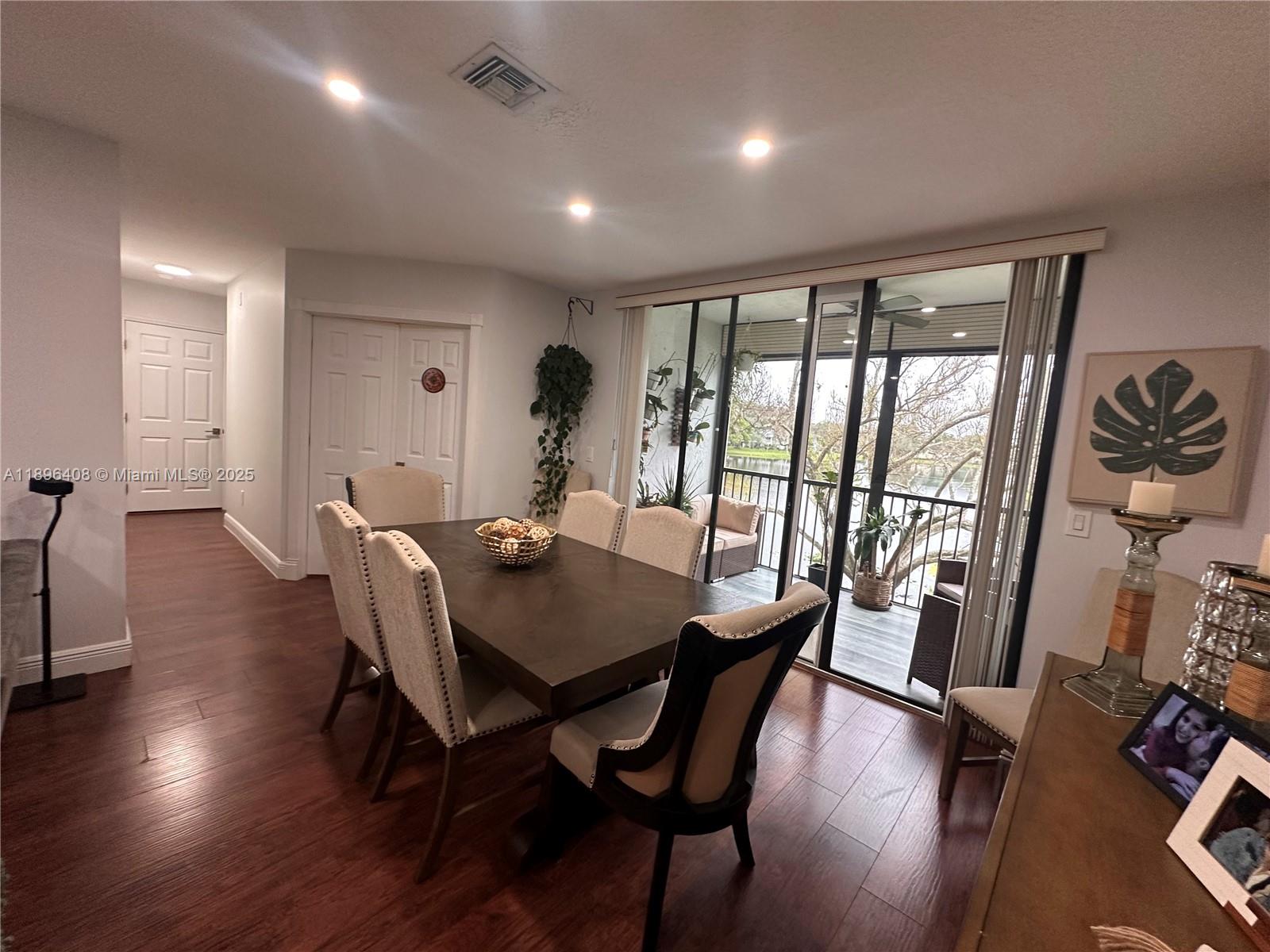 4400 NW 30th St #224, Coconut Creek FL 33066