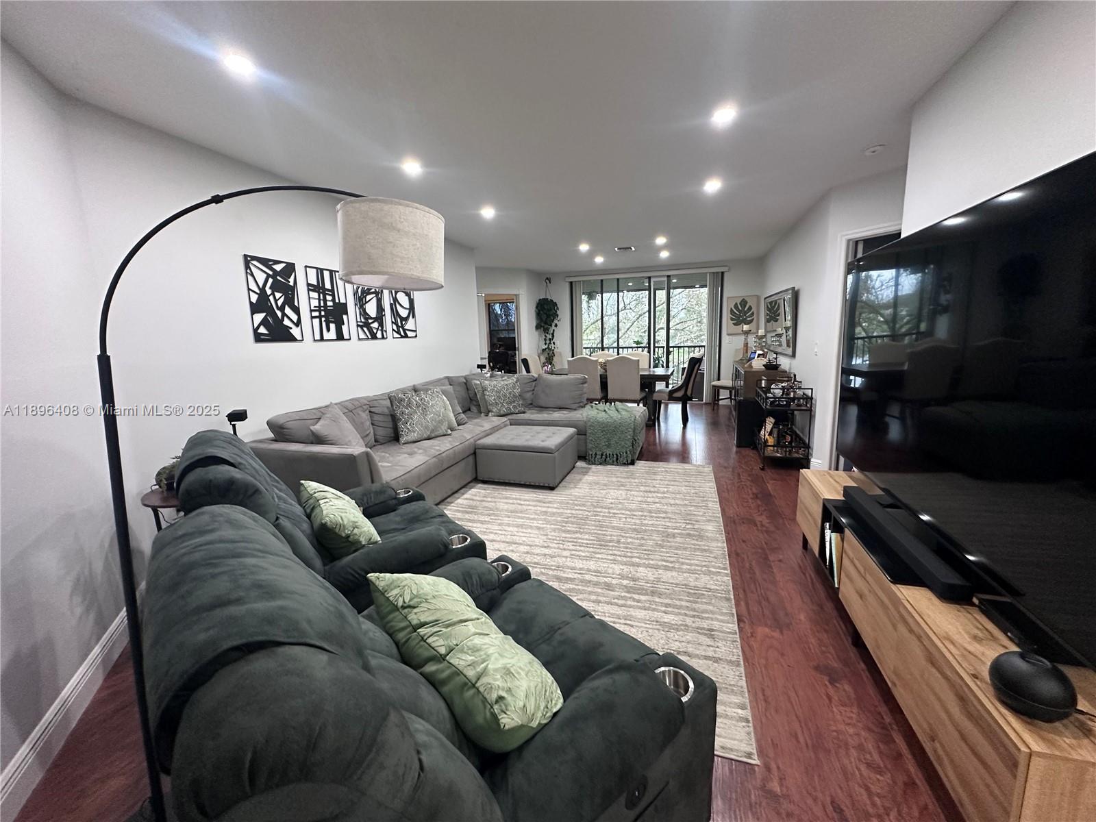 4400 NW 30th St #224, Coconut Creek FL 33066