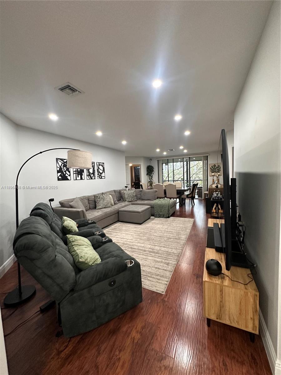 4400 NW 30th St #224, Coconut Creek FL 33066