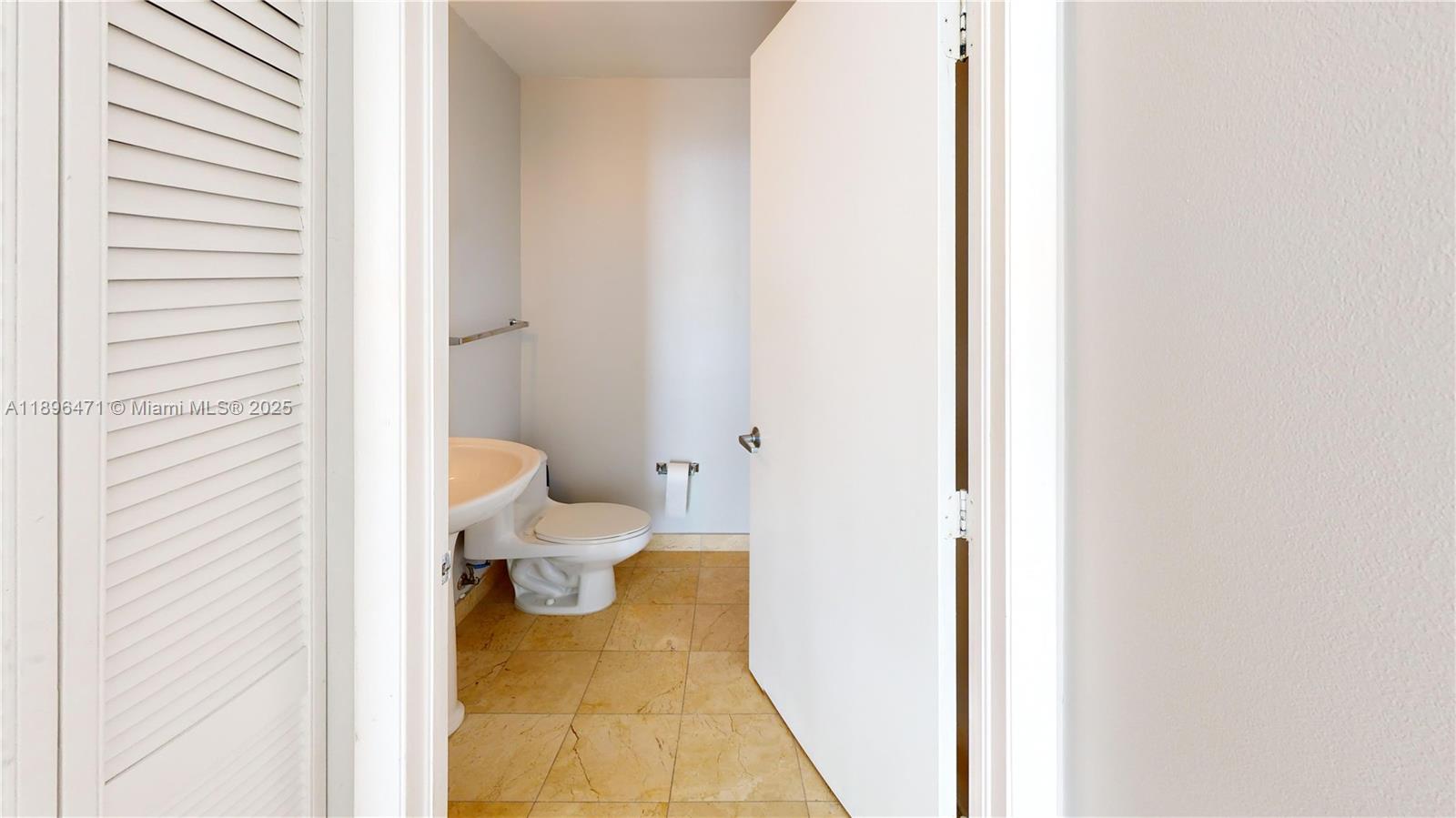6365 Collins Ave #2904, Miami Beach FL 33141
