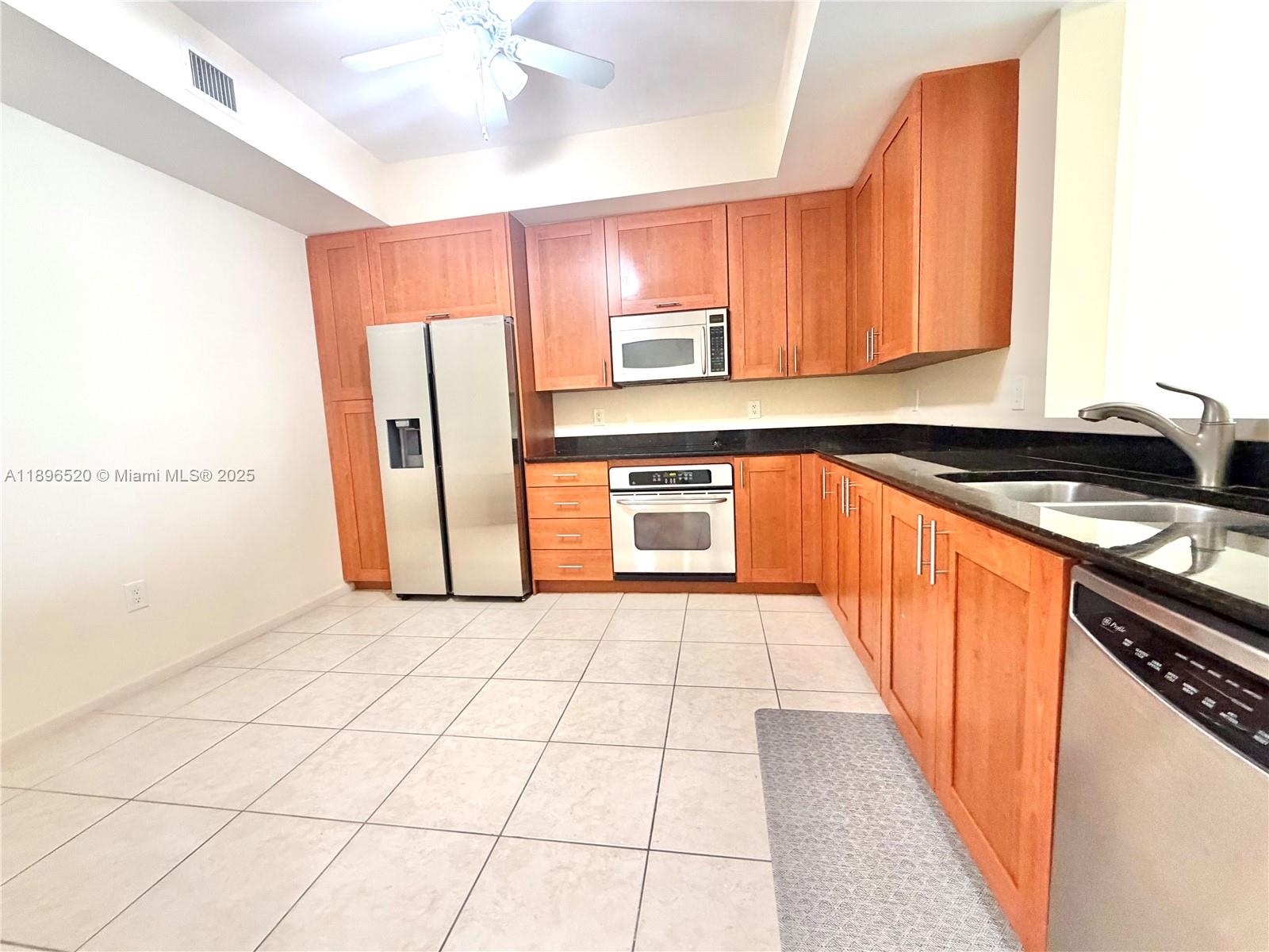 3340 NE 190th St #1002, Aventura FL 33180