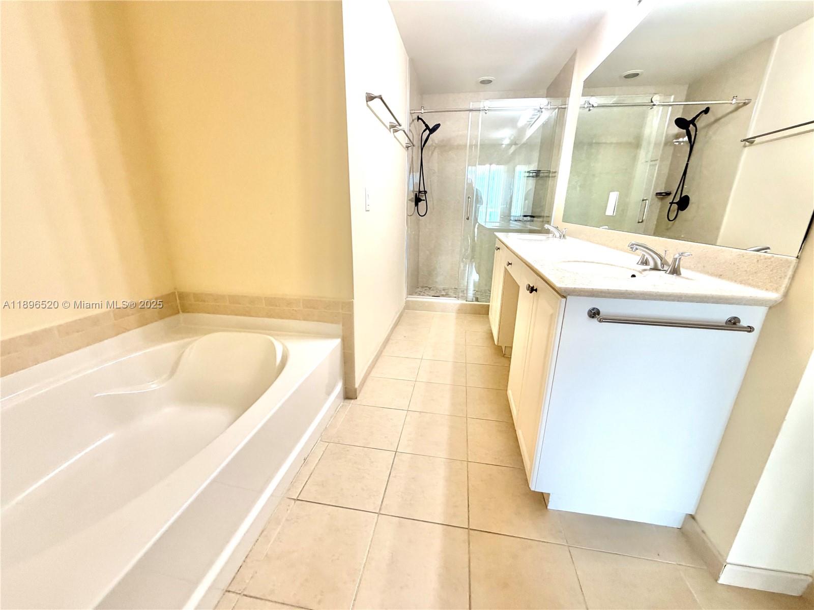 3340 NE 190th St #1002, Aventura FL 33180