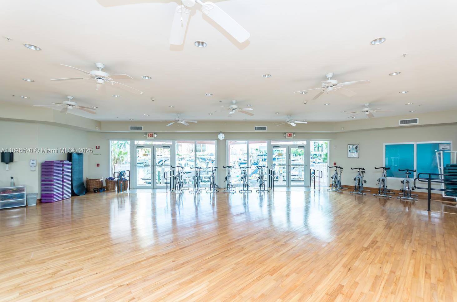 3340 NE 190th St #1002, Aventura FL 33180