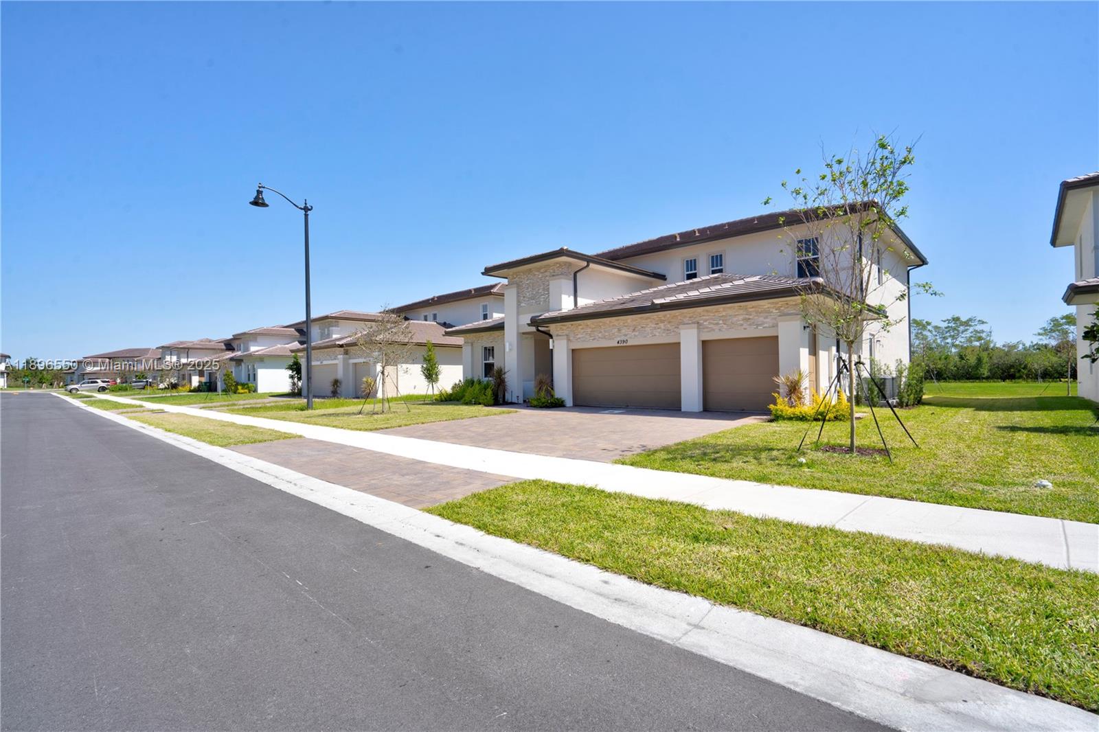 4390 SW 122nd Ter, Davie FL 33330