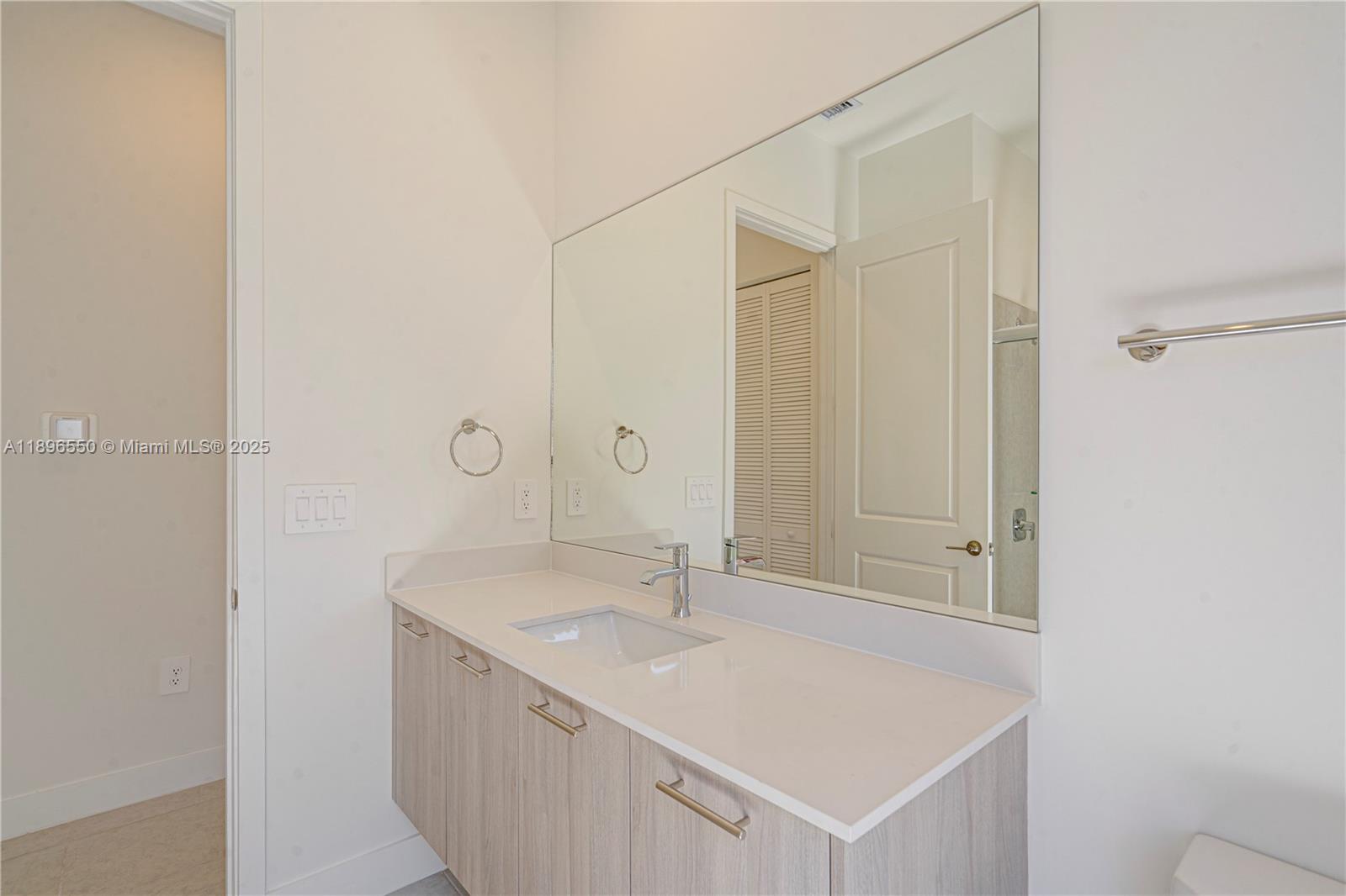 4390 SW 122nd Ter, Davie FL 33330