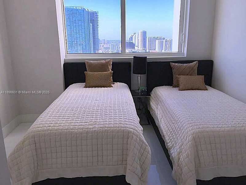244 BISCAYNE BL #3408, Miami FL 33132