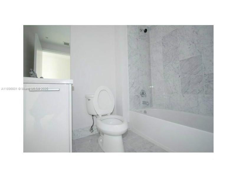 244 BISCAYNE BL #3408, Miami FL 33132
