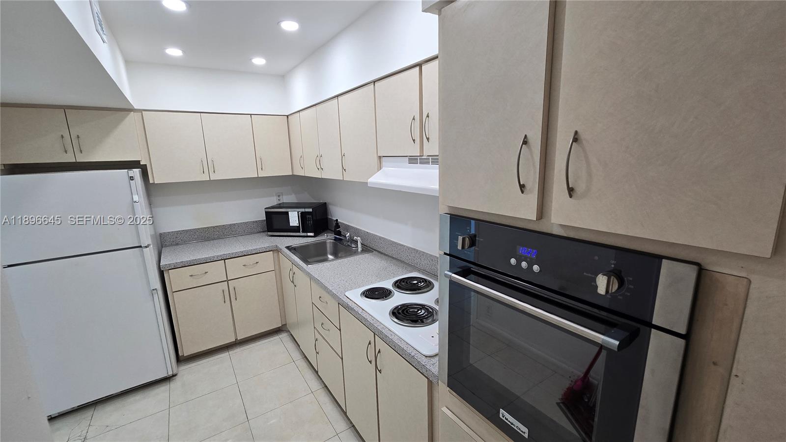 1000 West Ave #1204, Miami Beach FL 33139