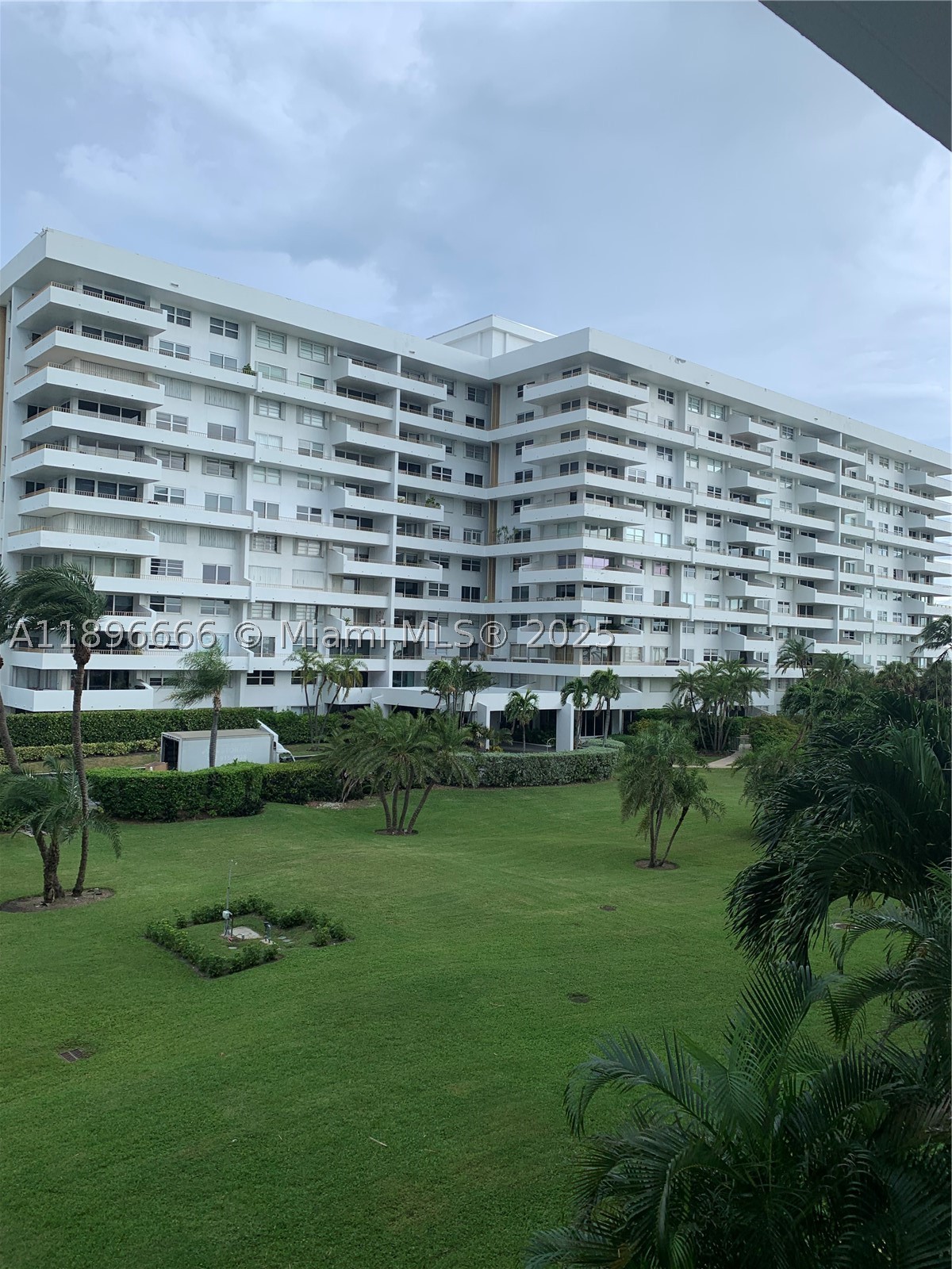 177 Ocean Lane Dr #208, Key Biscayne FL 33149