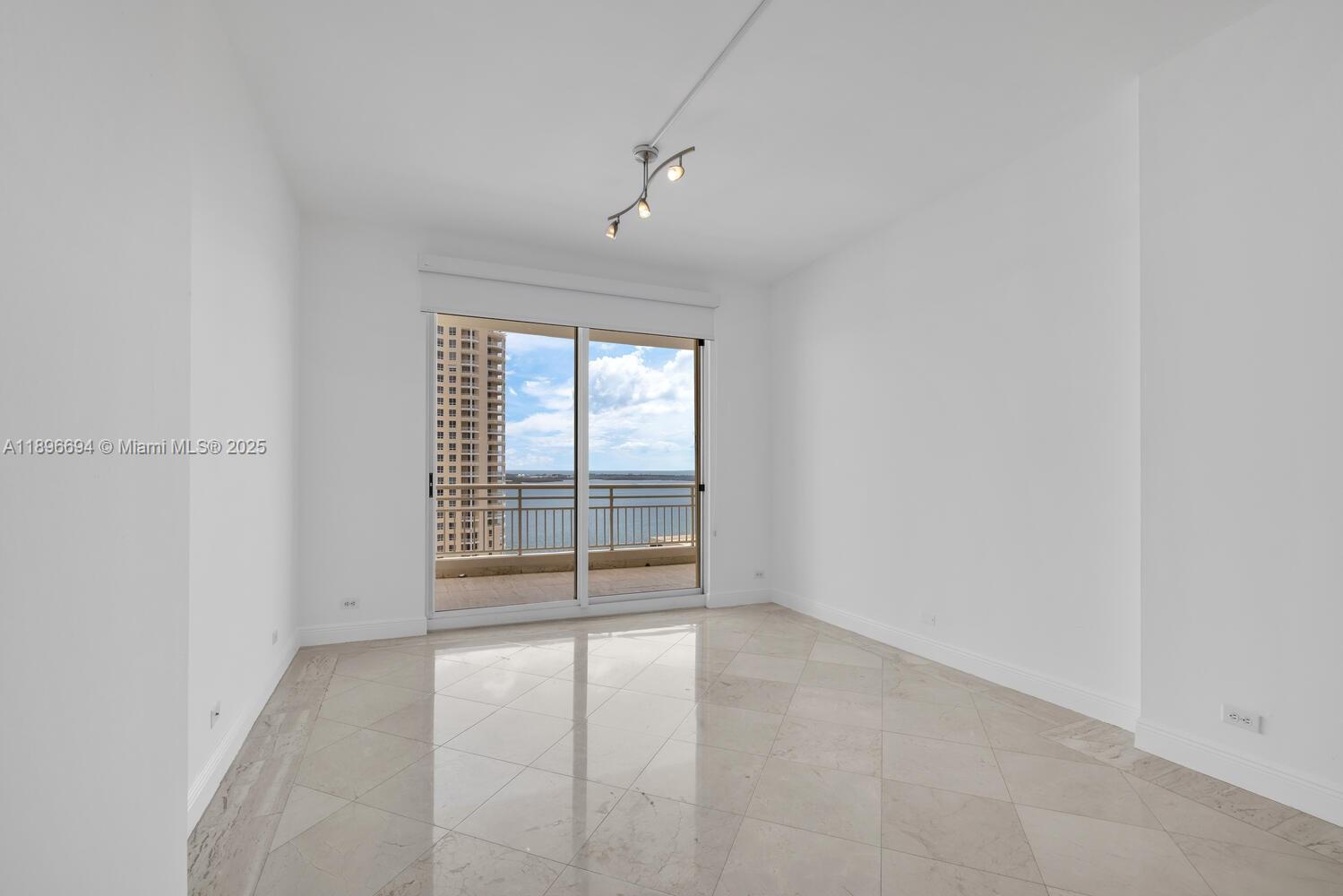 888 Brickell Key Dr #2607, Miami FL 33131