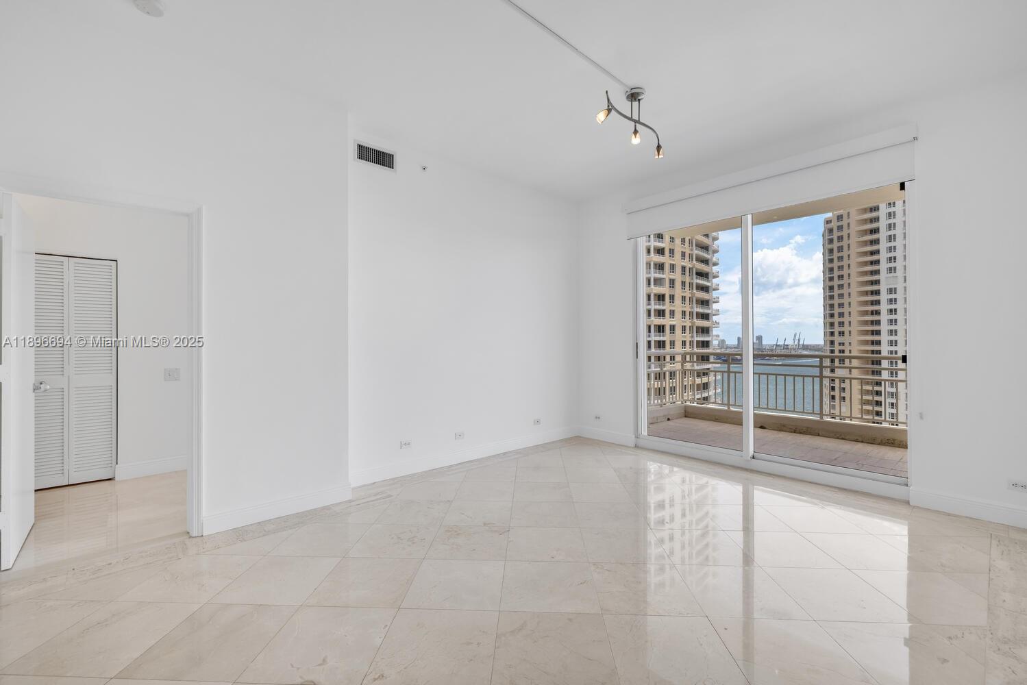 888 Brickell Key Dr #2607, Miami FL 33131