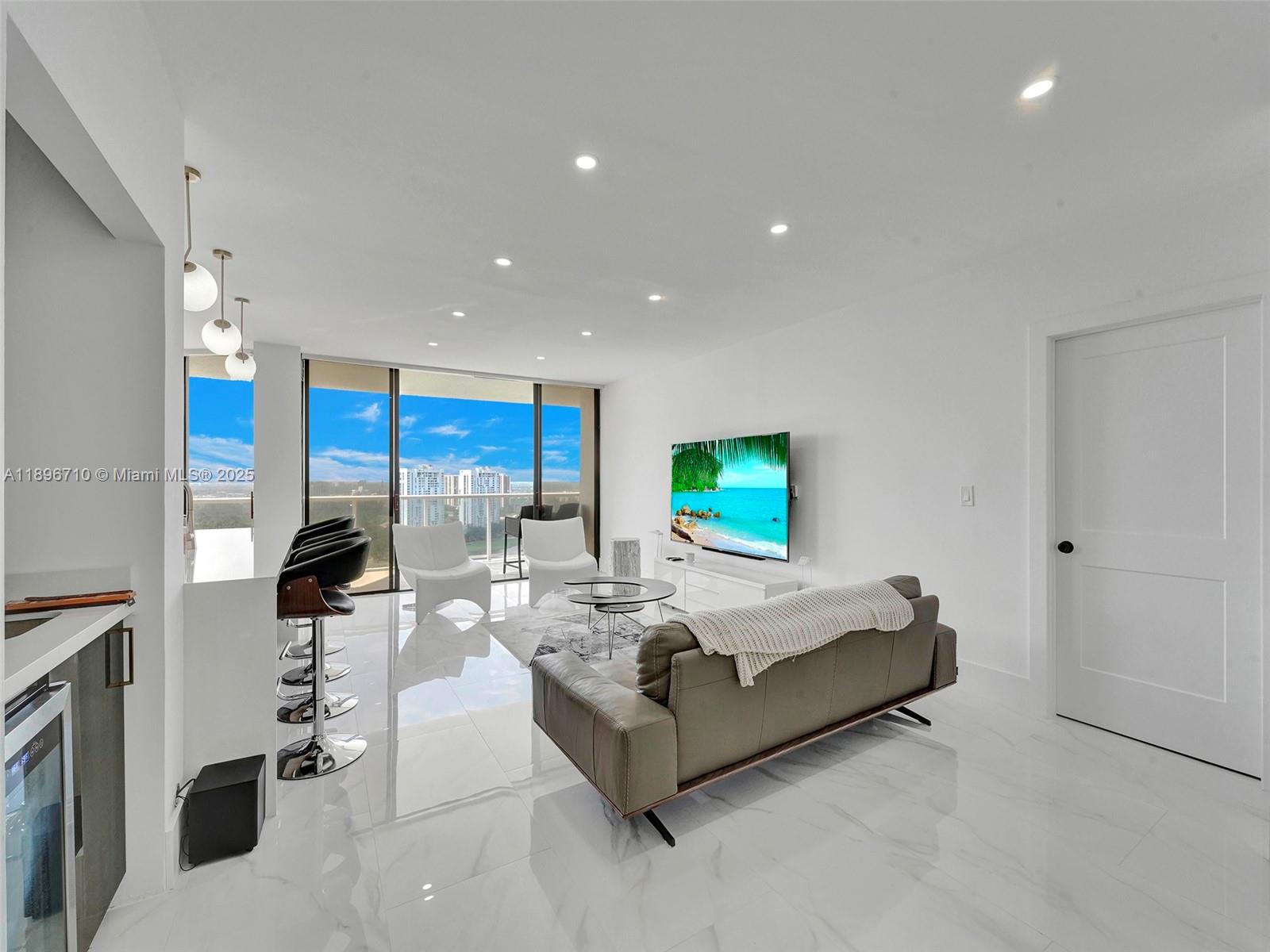20281 E Country Club Dr #2109, Aventura FL 33180