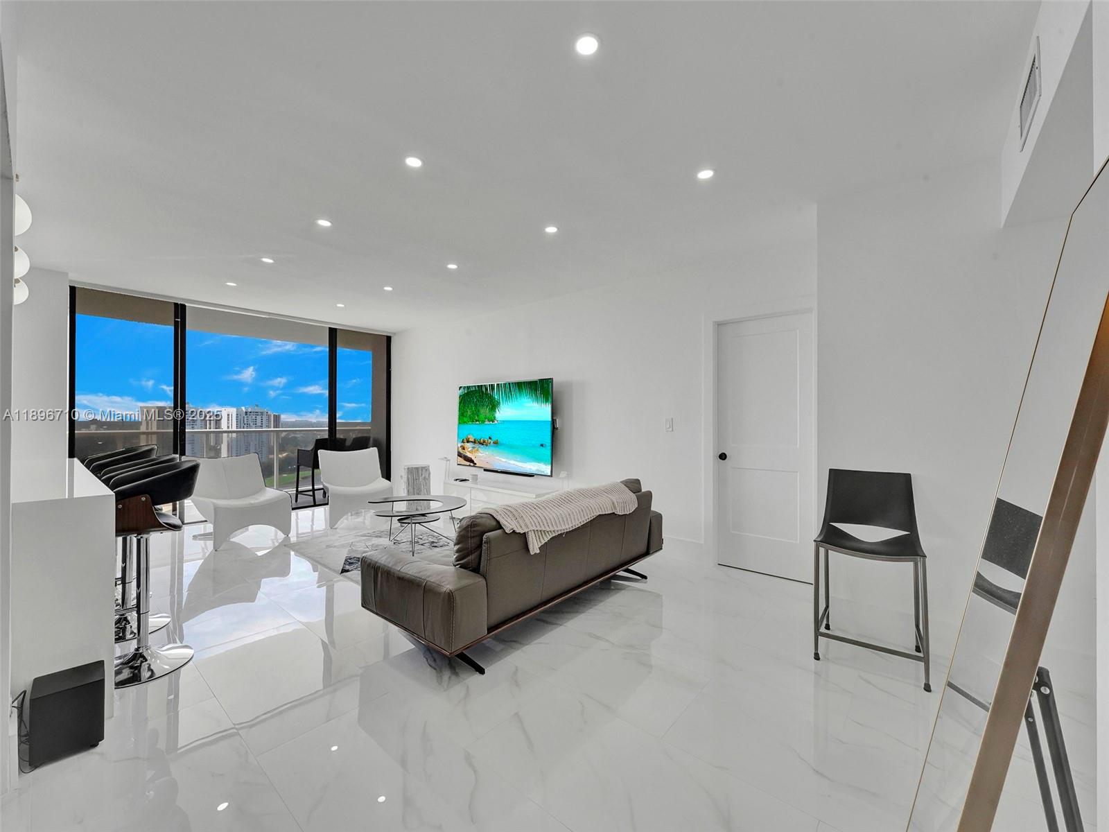 20281 E Country Club Dr #2109, Aventura FL 33180