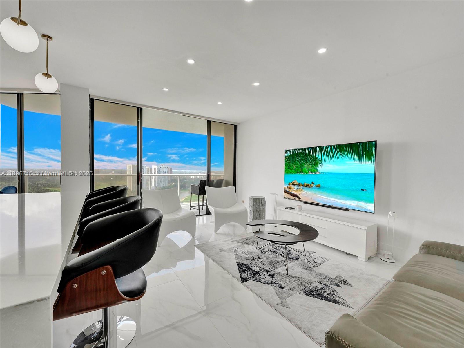 20281 E Country Club Dr #2109, Aventura FL 33180