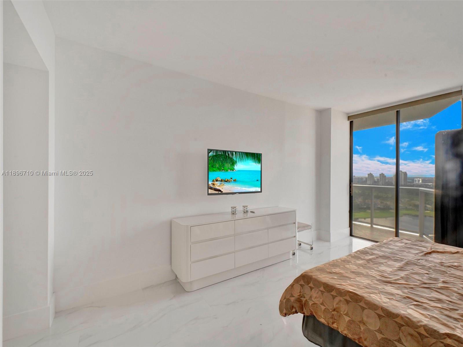 20281 E Country Club Dr #2109, Aventura FL 33180