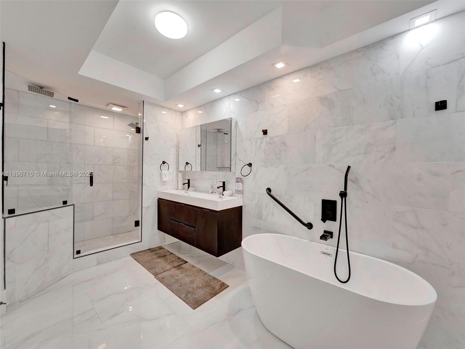 20281 E Country Club Dr #2109, Aventura FL 33180