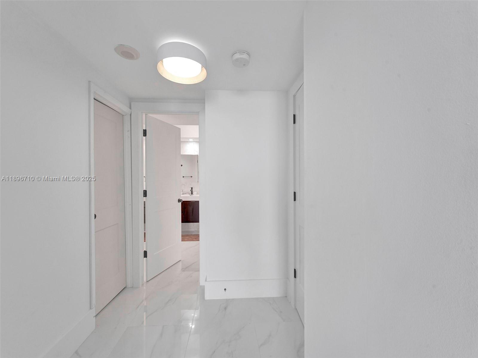 20281 E Country Club Dr #2109, Aventura FL 33180