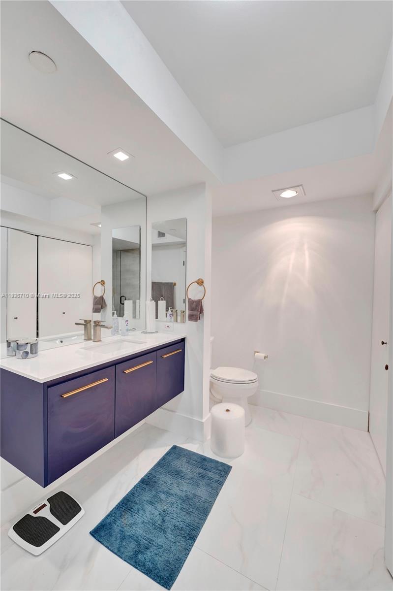 20281 E Country Club Dr #2109, Aventura FL 33180