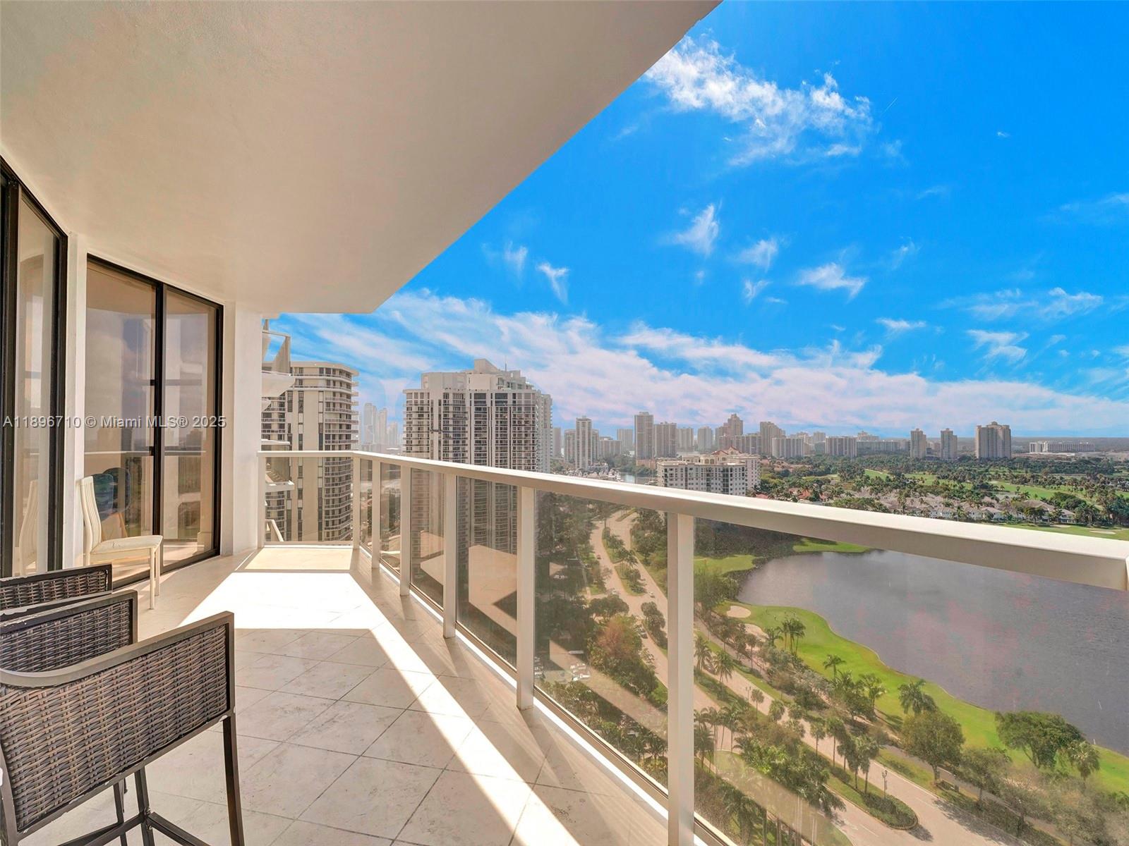 20281 E Country Club Dr #2109, Aventura FL 33180