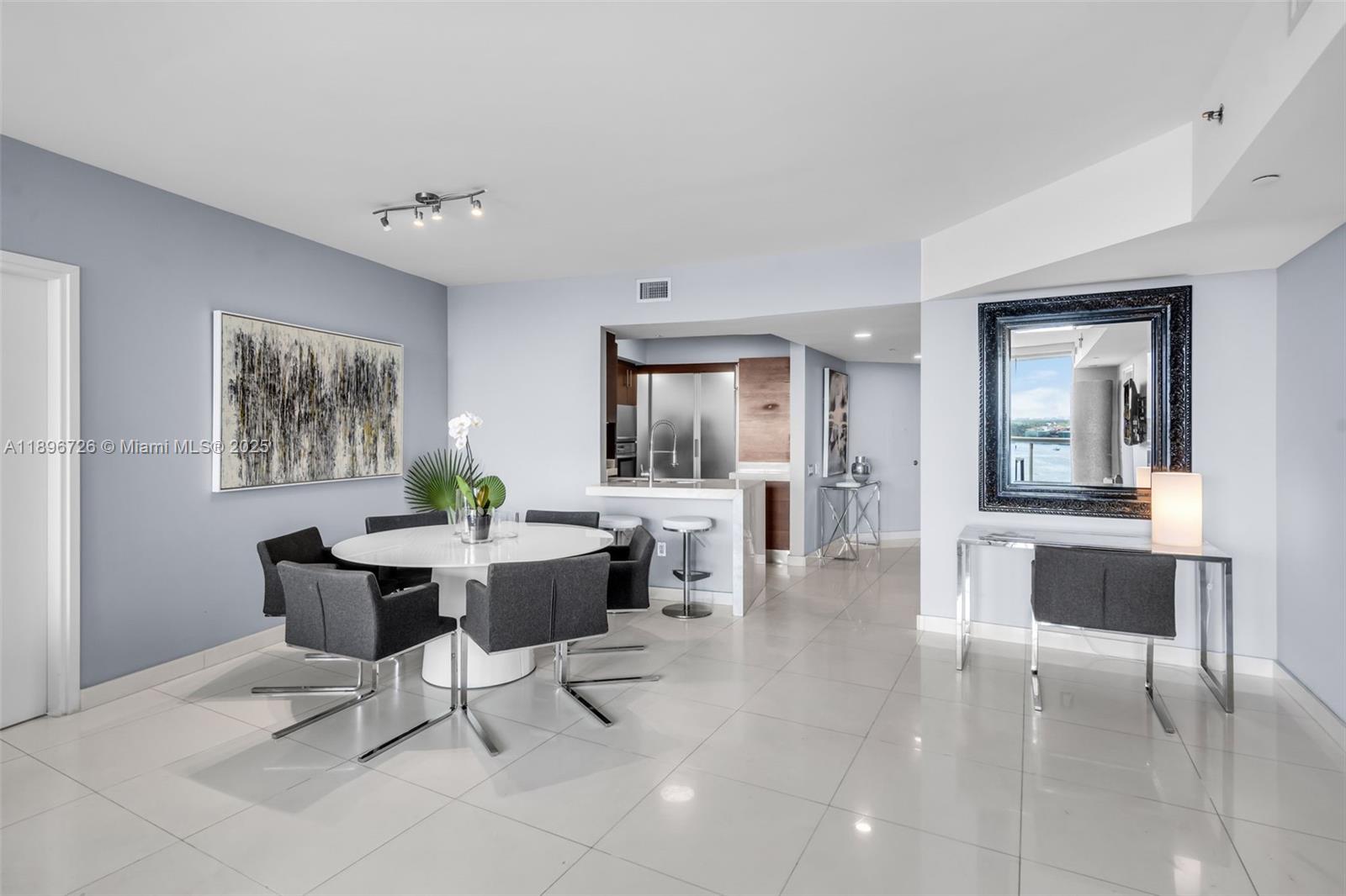 450 Alton Rd #1205, Miami Beach FL 33139